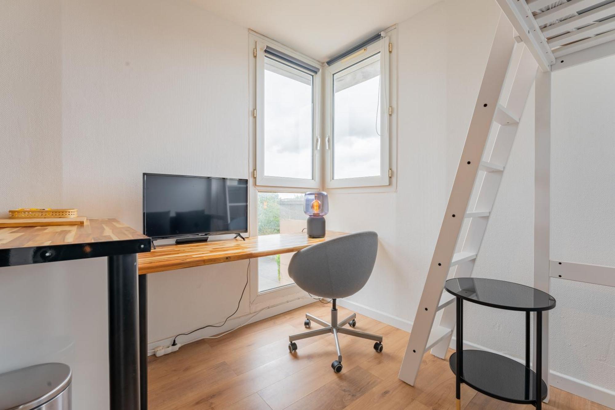 Charlemagne - Studio Confortable Avec Parking Gratuit - Quelques Pas De La Gare, Cuisine, Wifi Apartment Arras Exterior photo